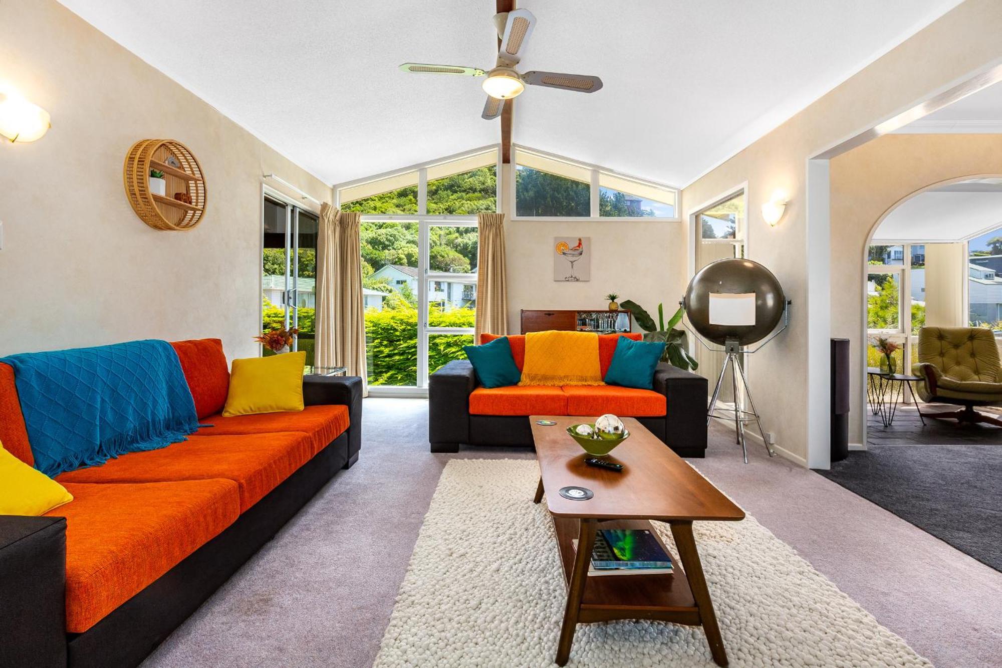 Retro 4 Bedroom Home, Warm And Welcoming, Quiet Location Porirua Buitenkant foto