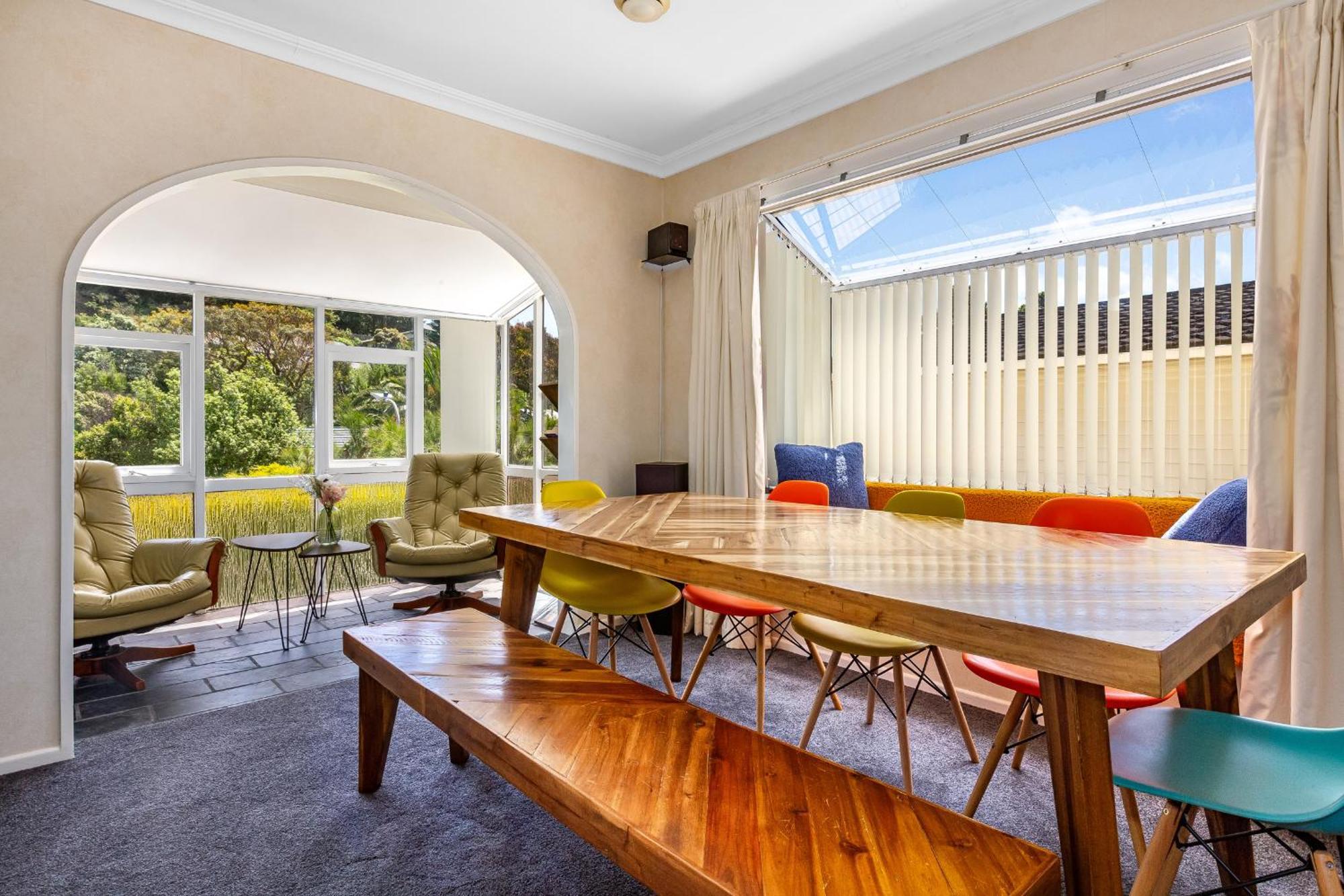 Retro 4 Bedroom Home, Warm And Welcoming, Quiet Location Porirua Buitenkant foto